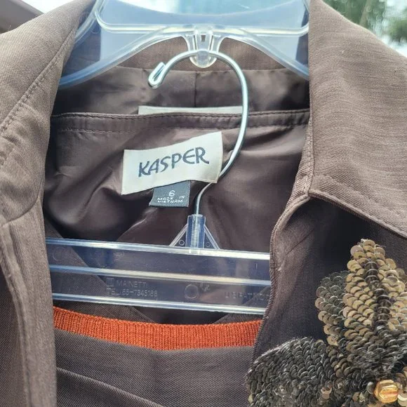 Kasper 3-Piece Pant/Vest Suit, size 6, with 2 Tops - Picture 2 of 7